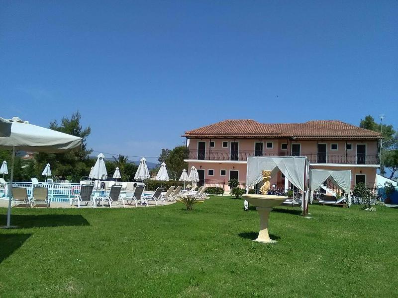 Eleni'S Garden & Castello Suites อลิกานาส ภายนอก รูปภาพ