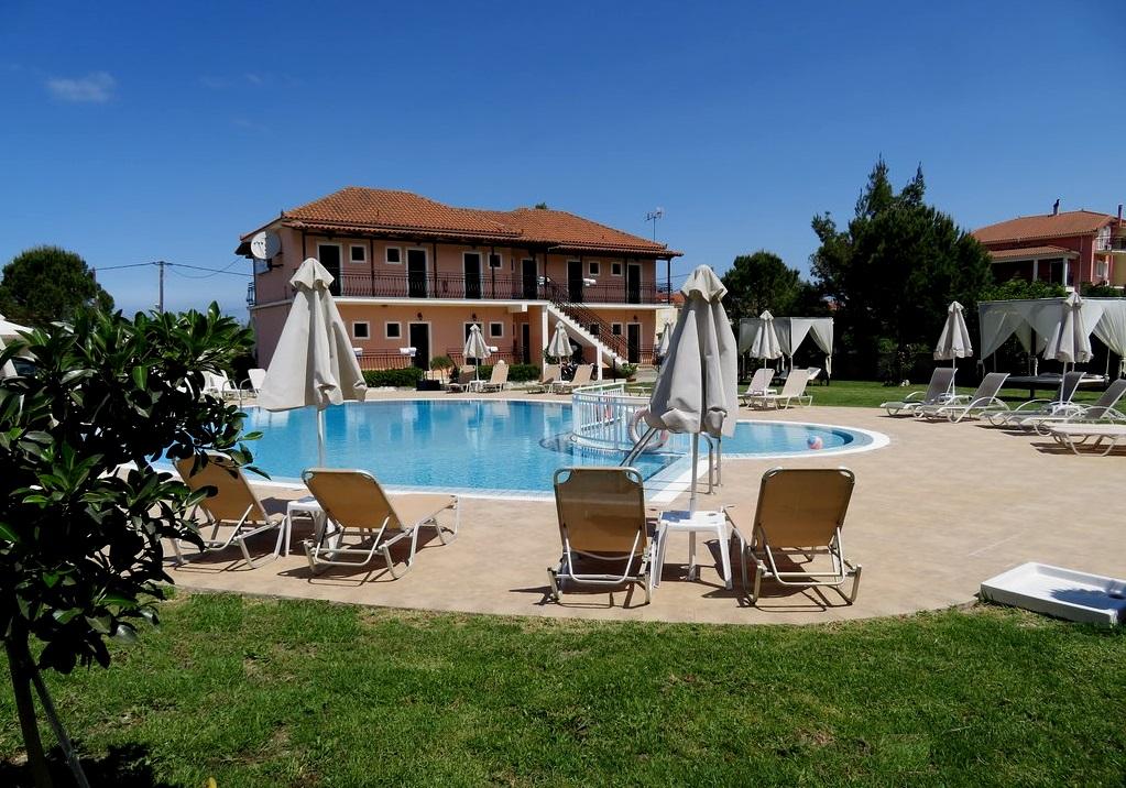 Eleni'S Garden & Castello Suites อลิกานาส ภายนอก รูปภาพ
