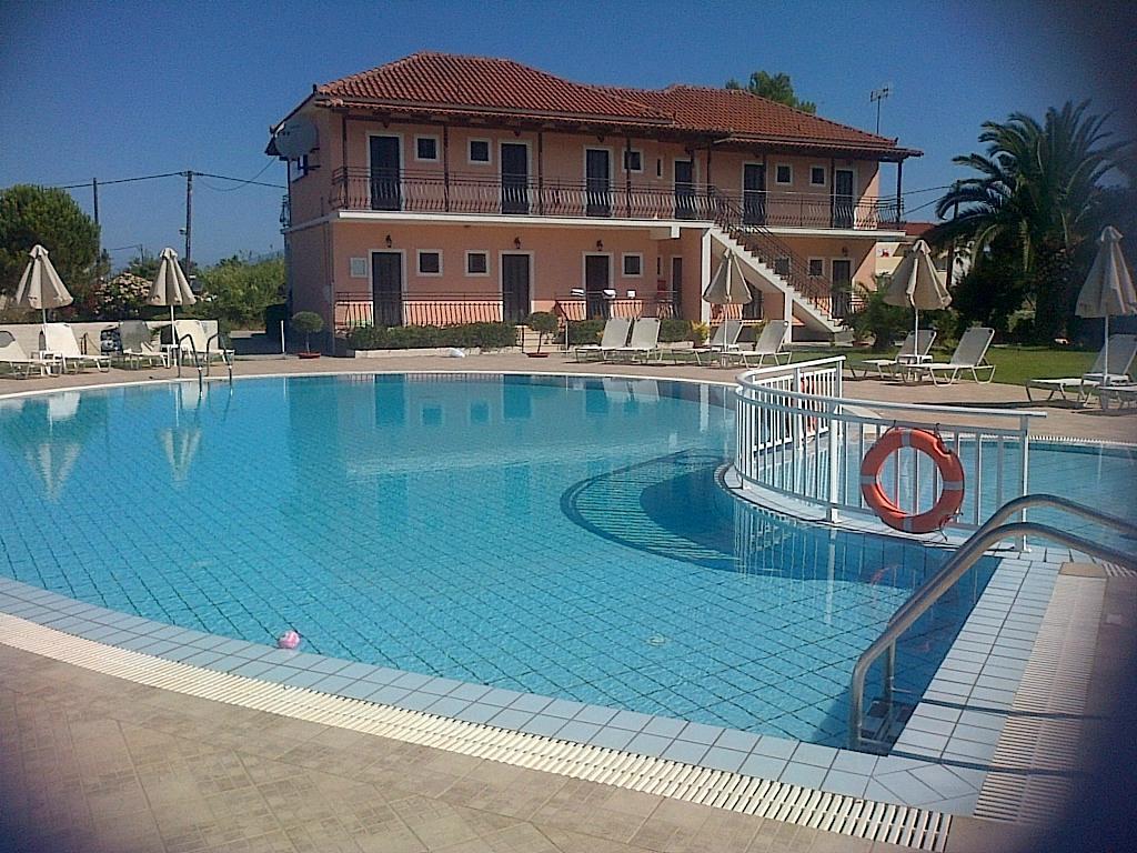 Eleni'S Garden & Castello Suites อลิกานาส ภายนอก รูปภาพ