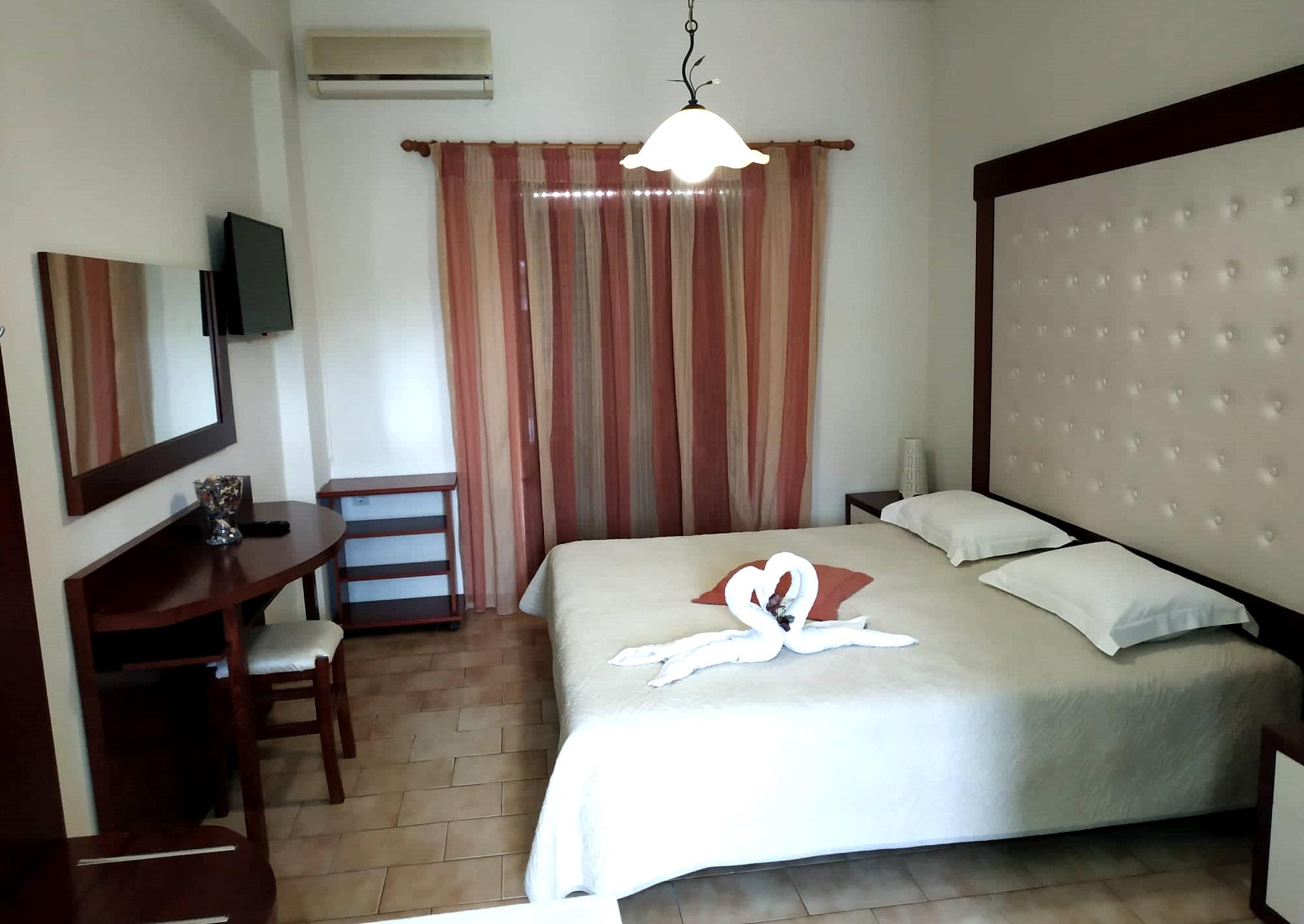 Eleni'S Garden & Castello Suites อลิกานาส ภายนอก รูปภาพ