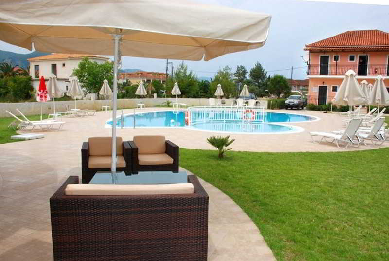 Eleni'S Garden & Castello Suites อลิกานาส ภายนอก รูปภาพ