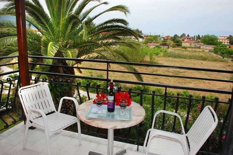 Eleni'S Garden & Castello Suites อลิกานาส ภายนอก รูปภาพ