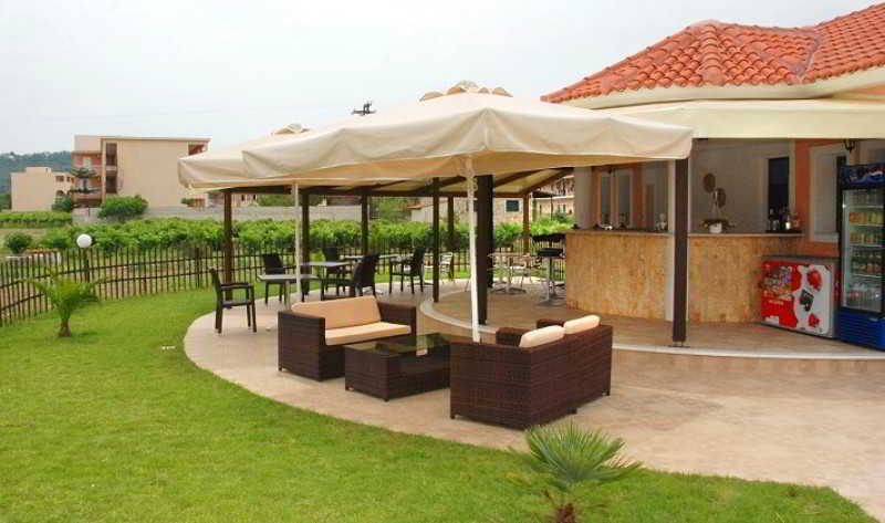 Eleni'S Garden & Castello Suites อลิกานาส ภายนอก รูปภาพ