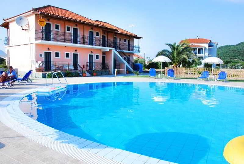 Eleni'S Garden & Castello Suites อลิกานาส ภายนอก รูปภาพ